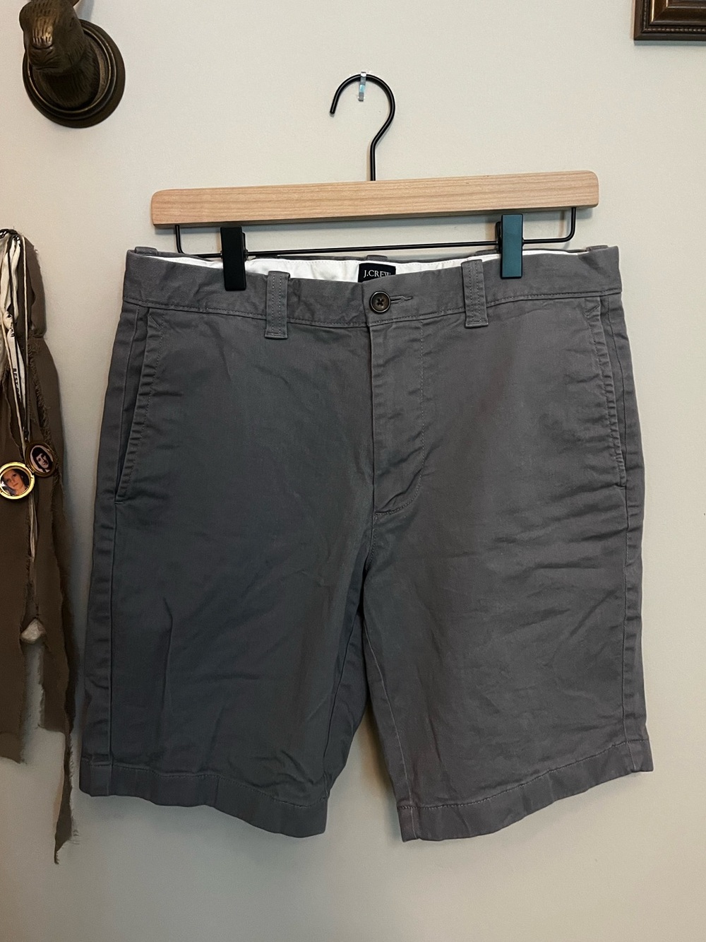 Men’s Jcrew Chino Shorts - size 31, 9in inseam